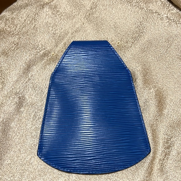 AUTHENTIC LOUIS VUITTON EPI TILSITT WAIST BAG - Picture 3 of 7